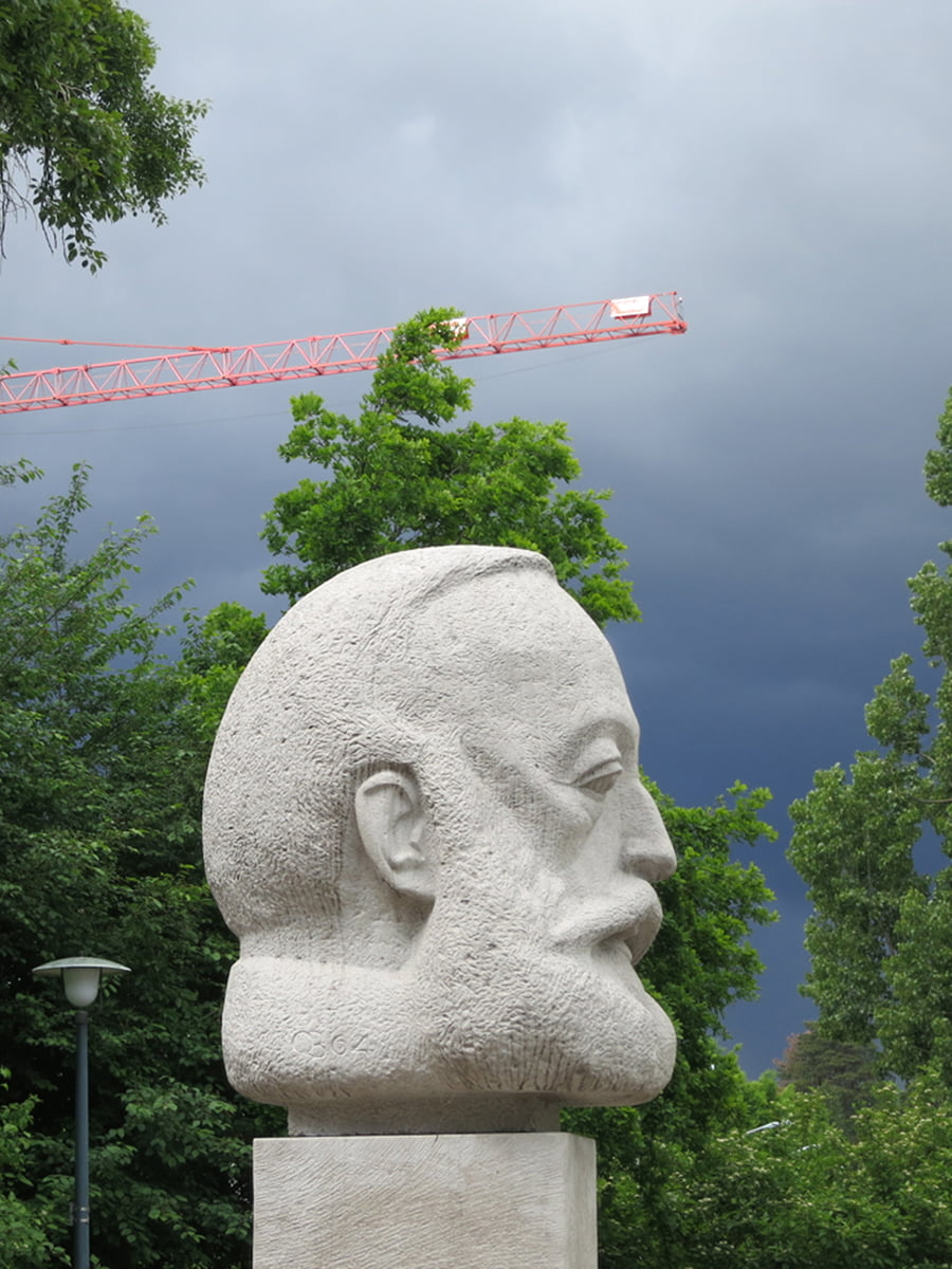 Swiss Life: Notizen aus der Betongold-Bijouterie