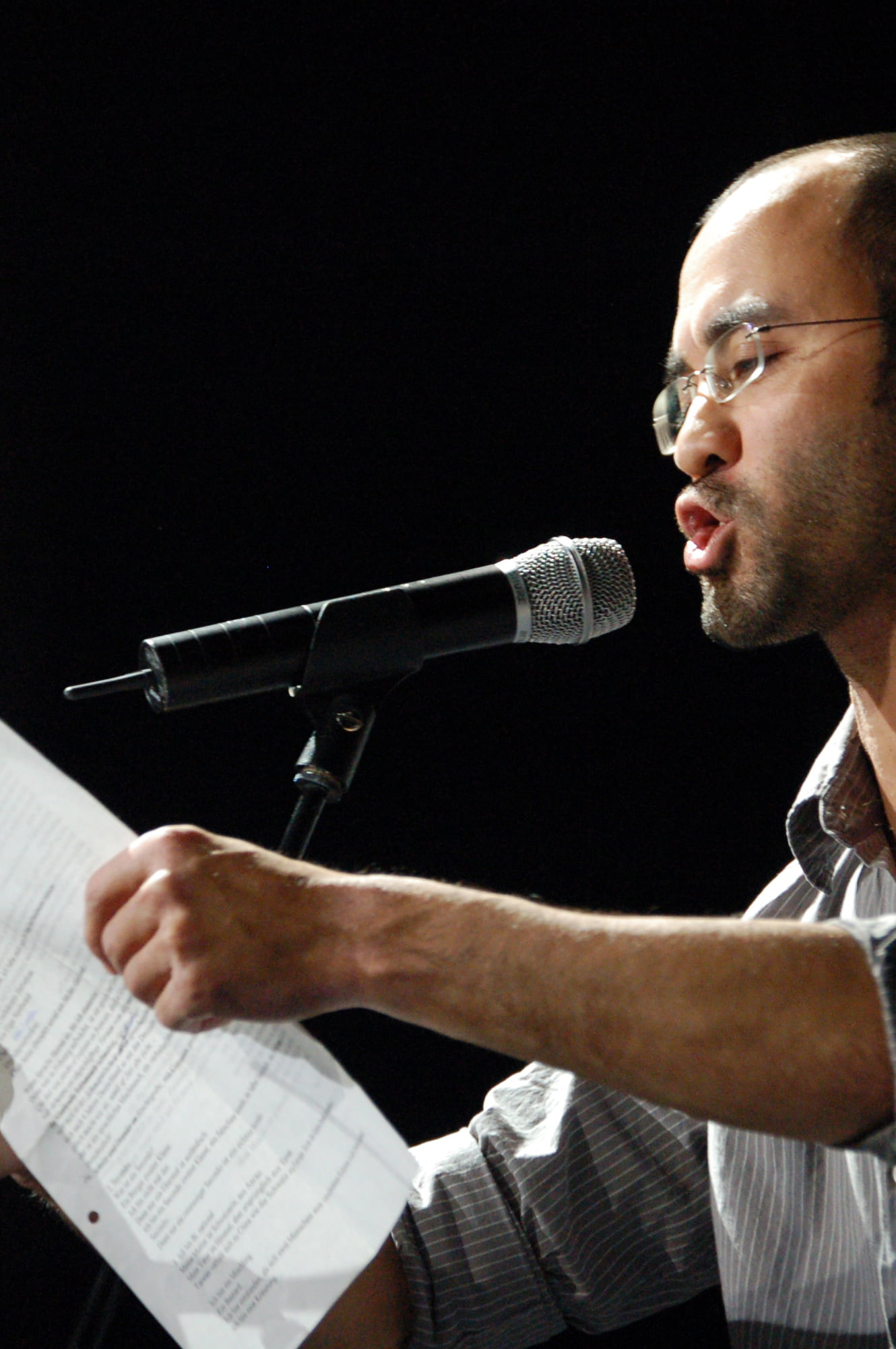 Simon Chen: «Poetry Slams sind die idea­le Plattform, um Neues aus­zu­pro­bie­ren»