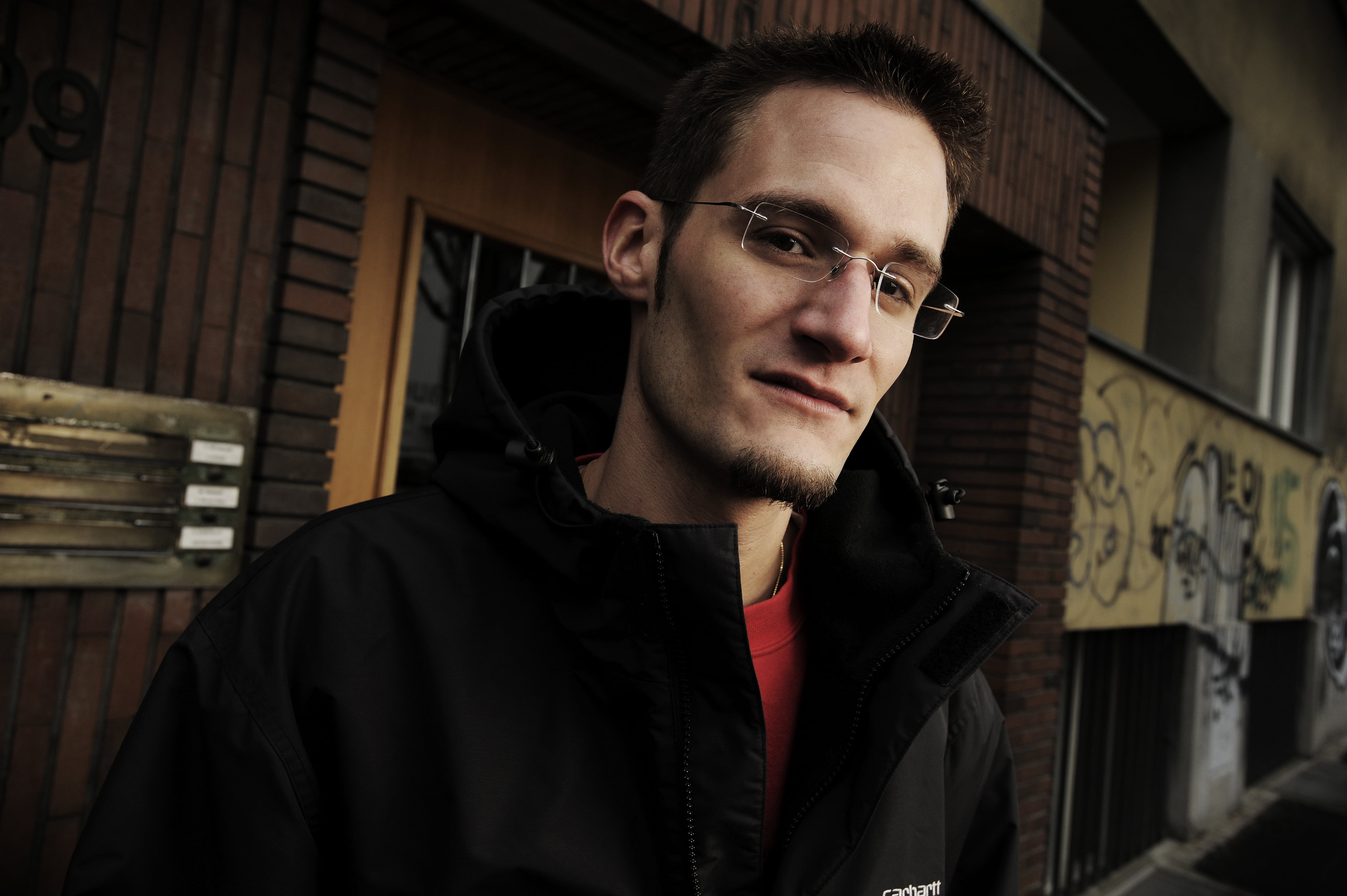 «ich will mit tra­di­tio­nel­lem Rap  aus dem rah­men fal­len»