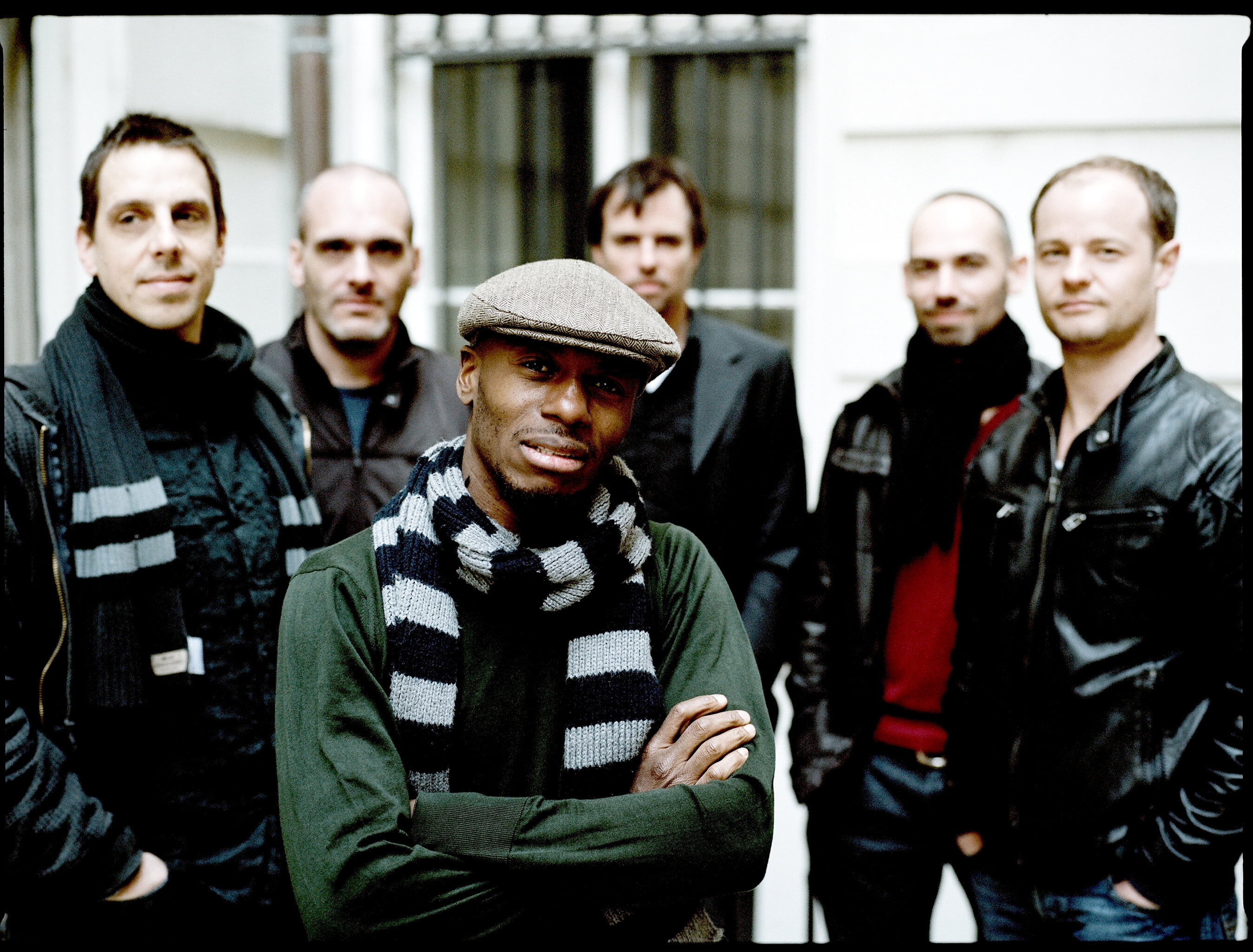 Sechs Sofas im Dachstock