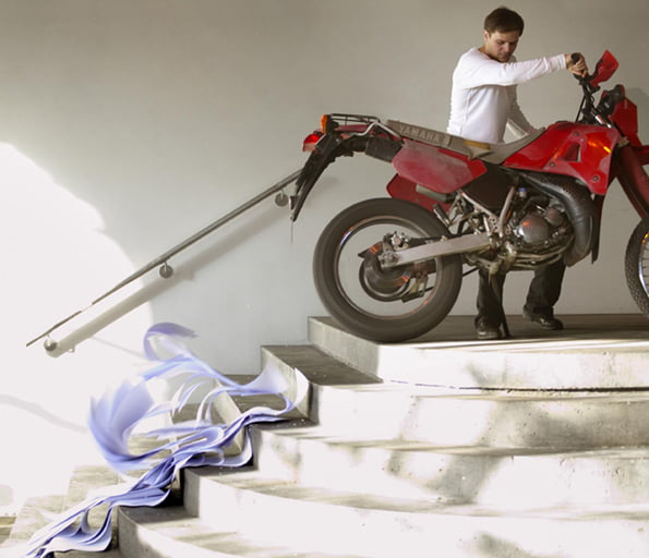 Pathos, Kaugummi, Post Its und per­for­ma­ti­ve Künste