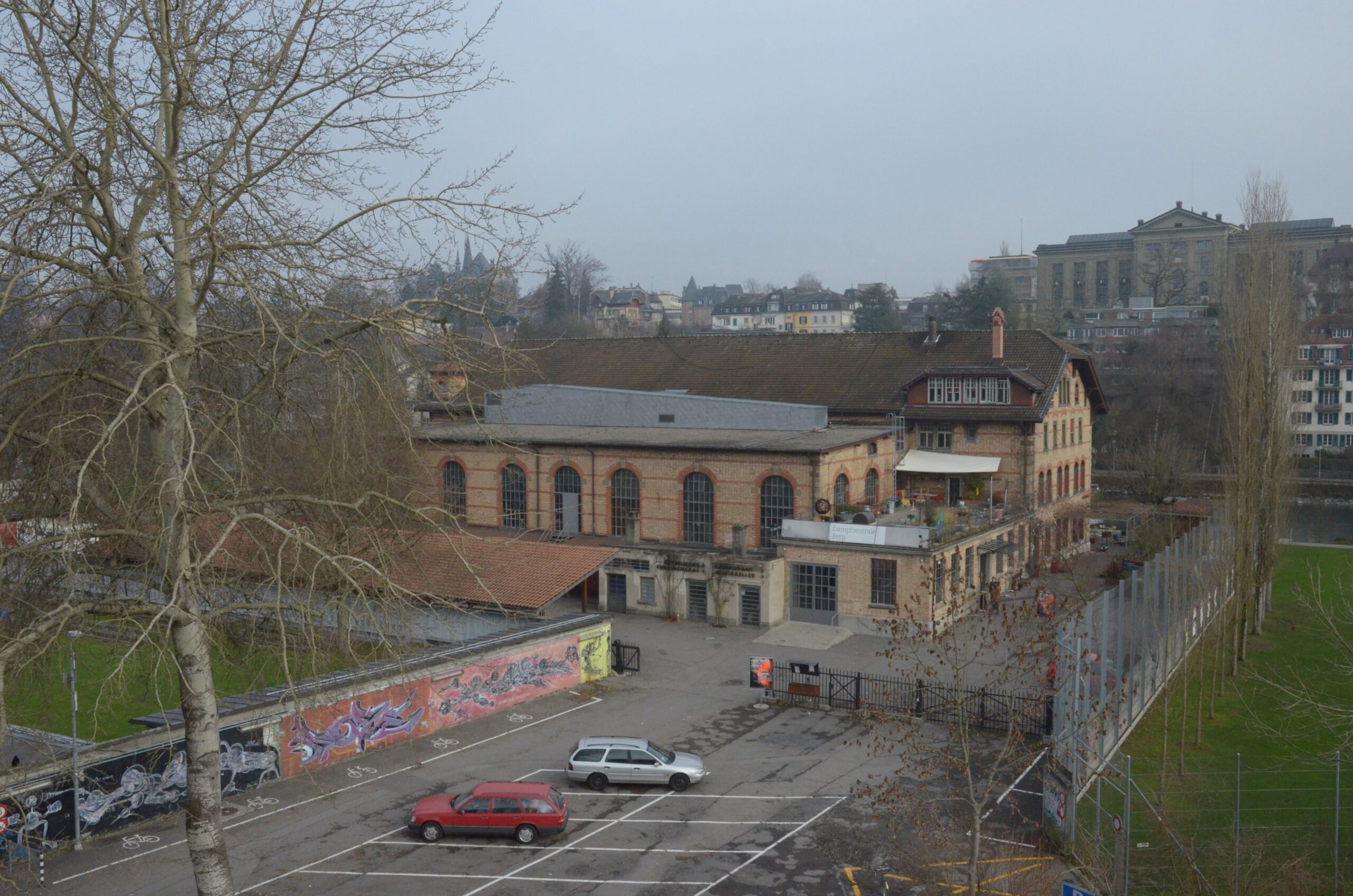 Dampfzentrale lässt Dampf ab